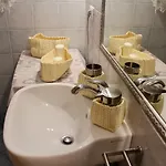 Palazzo Kapece Oda ve Kahvaltı Monopoli