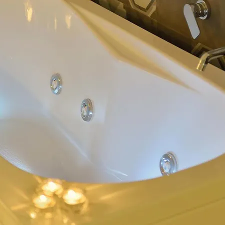 Palazzo Kapece B&B 모노폴리